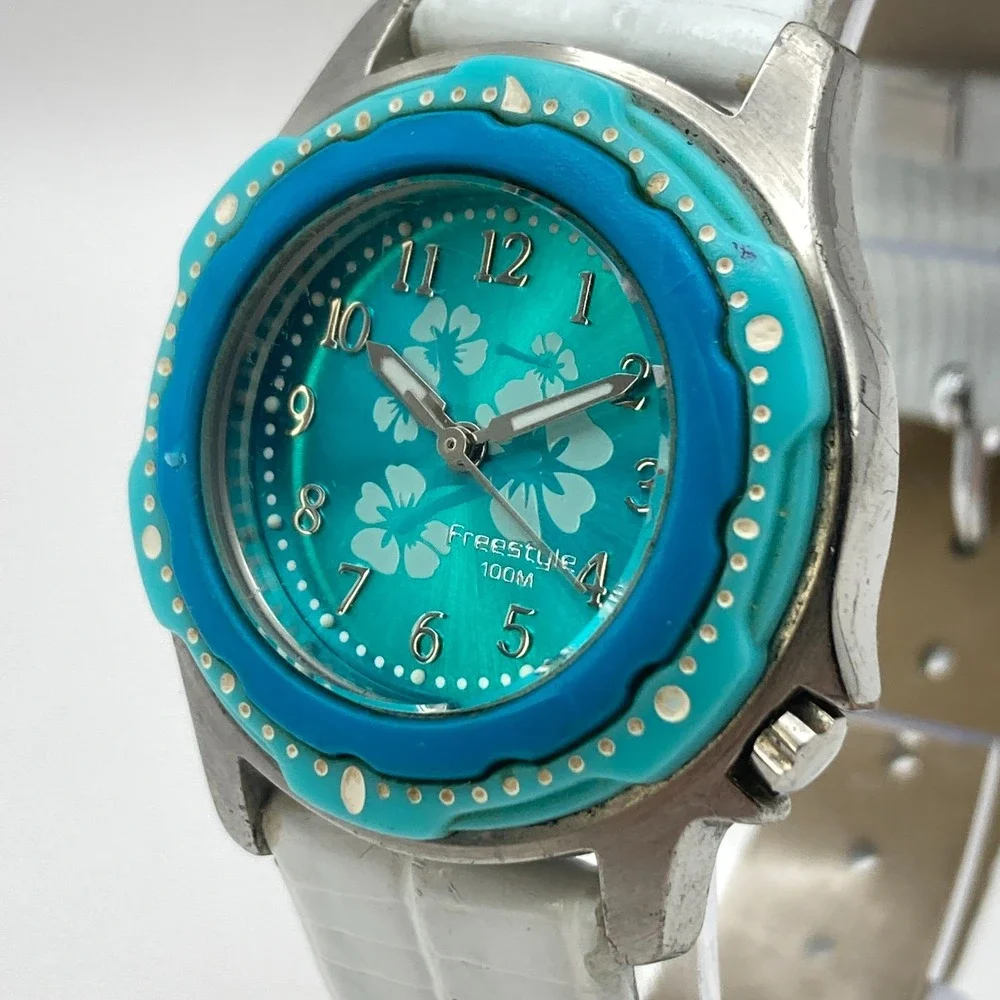 Freestyle Rage Women's Watch 31mm Silver Tone Blue Floral 77178 New Battery 8.5